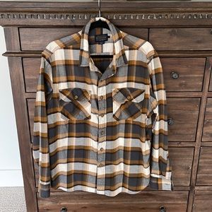 Men’s Pendleton flannel shirt.